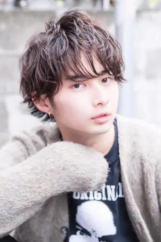 ミディアム メンズ 似合わせハイトーン 🍯ayumi🍯のヘアスタイル