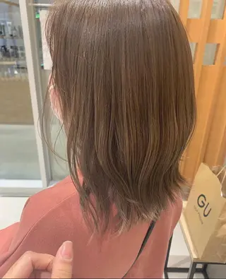 セミロング カラー 下川 由貴のヘアスタイル