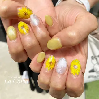 ネイル La Colzaのネイルデザイン