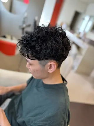 ショート パーマ メンズ 長屋 裕也のヘアスタイル