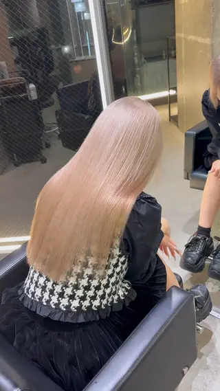 ロング カラー RONND   Weg所属・海瑠万／メンズパーマ ／ブリーチ／フェードのヘアスタイル