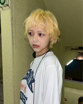 ショート 🍎デザインカラー /カエデ🍎のヘアスタイル