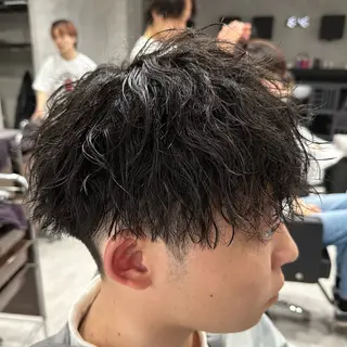 ショート パーマ メンズ ユウ🪄 パーマ指名No1のヘアスタイル