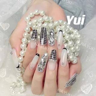 ネイル 🦋 Queenieのネイルデザイン