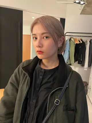 ショート カラー 藤澤 春菜  /  ACAのヘアスタイル