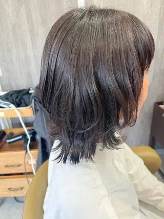 ミディアム 岩崎 惠子のヘアスタイル