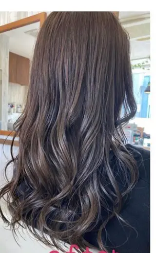 ロング カラー Hair room Leaのヘアスタイル