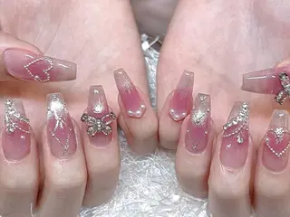 ネイル Rainrain💧 パーツ豊富、やり放題のネイルデザイン