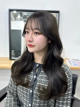 セミロング カラー 木村 美紅のヘアスタイル