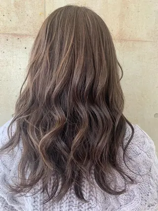 ロング 近 紗理奈のヘアスタイル