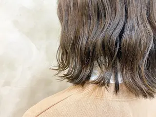 ミディアム カラー 志賀 あずみのヘアスタイル
