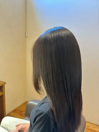 カラー ミナミ マキコのヘアスタイル