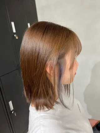 セミロング カラー 小森聖奈 韓国風レイヤーカットのヘアスタイル