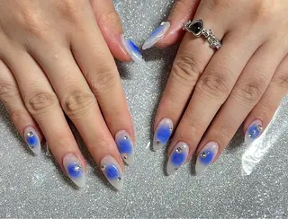 ネイル VIERU 🌈🎀💖のネイルデザイン