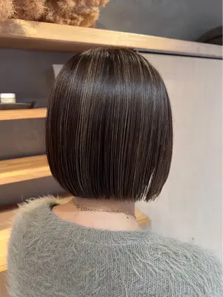 ショート Ashe　oleng所属・オモヤ ウタノのヘアスタイル