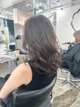 セミロング カラー 海外デザイン🇺🇸 石渡諒太のヘアスタイル