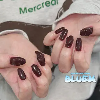 ネイル BLUEM なな🐶のネイルデザイン