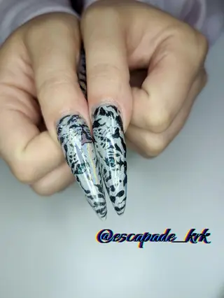 ロング クロキ 。のネイルデザイン