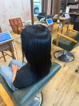 セミロング カラー 山中 希来のヘアスタイル