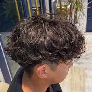 ショート パーマ メンズ 吉田 新平のヘアスタイル