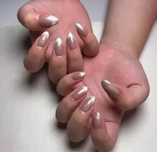 ネイル TOP所属・三部 真実のネイルデザイン