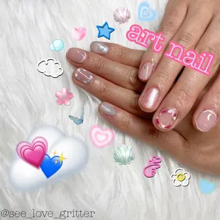 ミディアム see love gritterのネイルデザイン