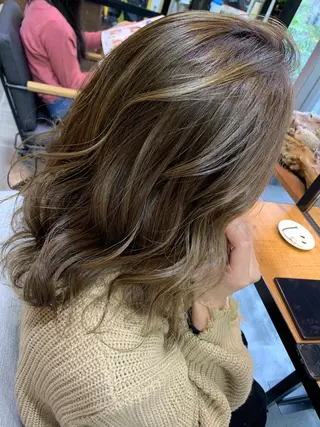 ミディアム カラー 天野 開のヘアスタイル