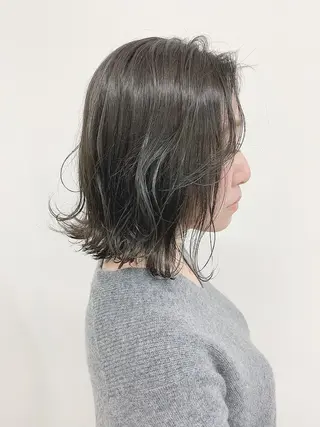 ミディアム カラー 色白に見える暗髪 梅田・増田のヘアスタイル