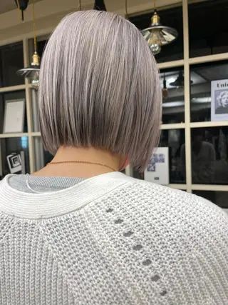 ミディアム カラー ⭐ハイトーンブリーチ ミルクティーピンクのヘアスタイル