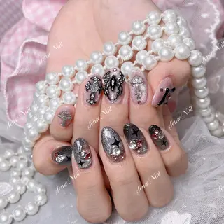 ネイル Queening 🦋のネイルデザイン