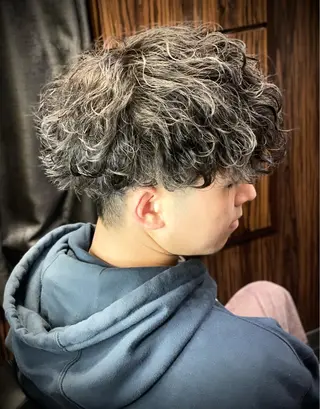 ショート パーマ メンズ 浅見 天翔のヘアスタイル