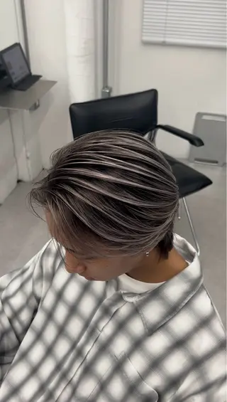 ミディアム カラー メンズ メンズバレイヤージュ 🔥メンズカット🔥のヘアスタイル