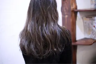 セミロング カラー 【韓国レイヤー特化 ハッシュカット】のヘアスタイル