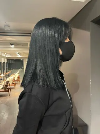 セミロング NERO 眞下秋歩のヘアスタイル