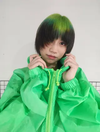 ショート カラー Backbocker所属・ハイトーン/ブリーチ /デザインカラーのヘアスタイル