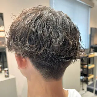 ショート パーマ メンズ iss所属・メンズ/パーマ特化 /波巻き/林洋平のヘアスタイル