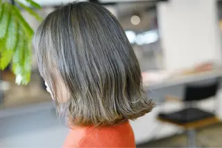 セミロング ハイトーン/レイヤー /ケアブリーチ石川治のヘアスタイル
