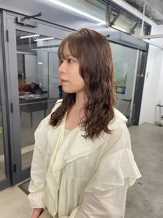 ロング パーマ パーマ、ボブ、透明感 カラー、小須田ゆあのヘアスタイル