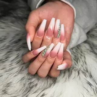 ネイル nail salon  DIA所属・出羽 奈津季のネイルデザイン