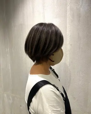 ショート カラー 小木曽 里華のヘアスタイル