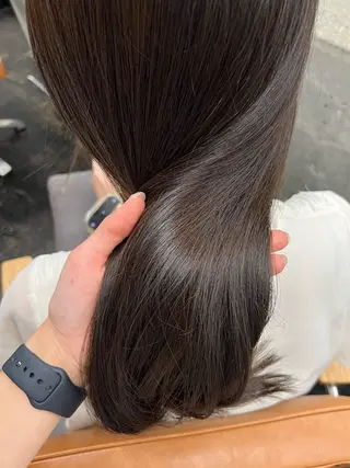 セミロング カラー Garland 表参道所属・ミディアムレイヤー/ 艶カラー🎀 emiのヘアスタイル