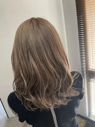 ミディアム 白髪ぼかし ハイライト専門/大嶋のヘアスタイル