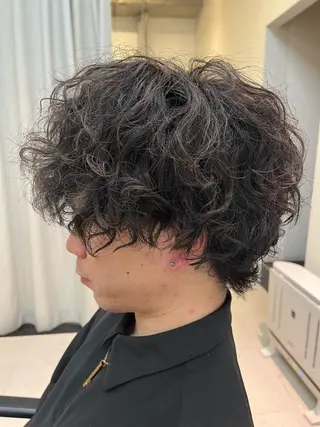 ミディアム パーマ メンズ 🏆メンズヘア特化 🥇代表りんぺーのヘアスタイル