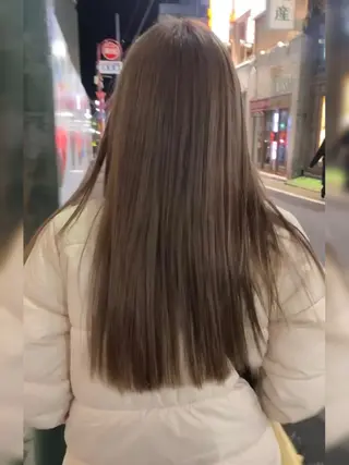 ロング カラー 谷川 あかりのヘアスタイル