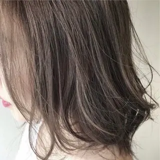 カラー 林 美月のヘアスタイル