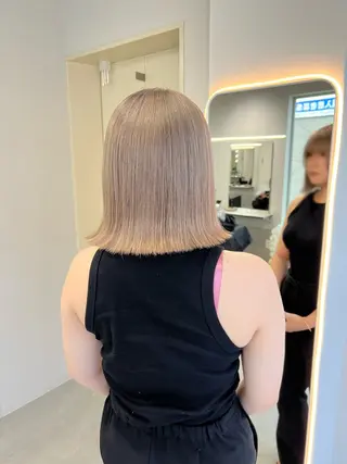 ミディアム maya レイヤーカットのヘアスタイル