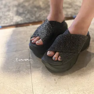 ネイル enn.《エンドット》所属・enn. 【眉毛/ネイル】のネイルデザイン