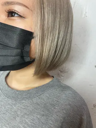 ショート カラー hisano / ハイトーン・透明感のヘアスタイル