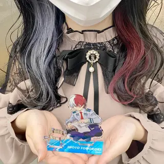 セミロング カラー ウルフカット 渋谷の人のヘアスタイル