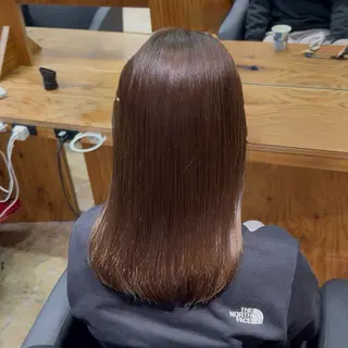 カラー ニシオ ミユのヘアスタイル